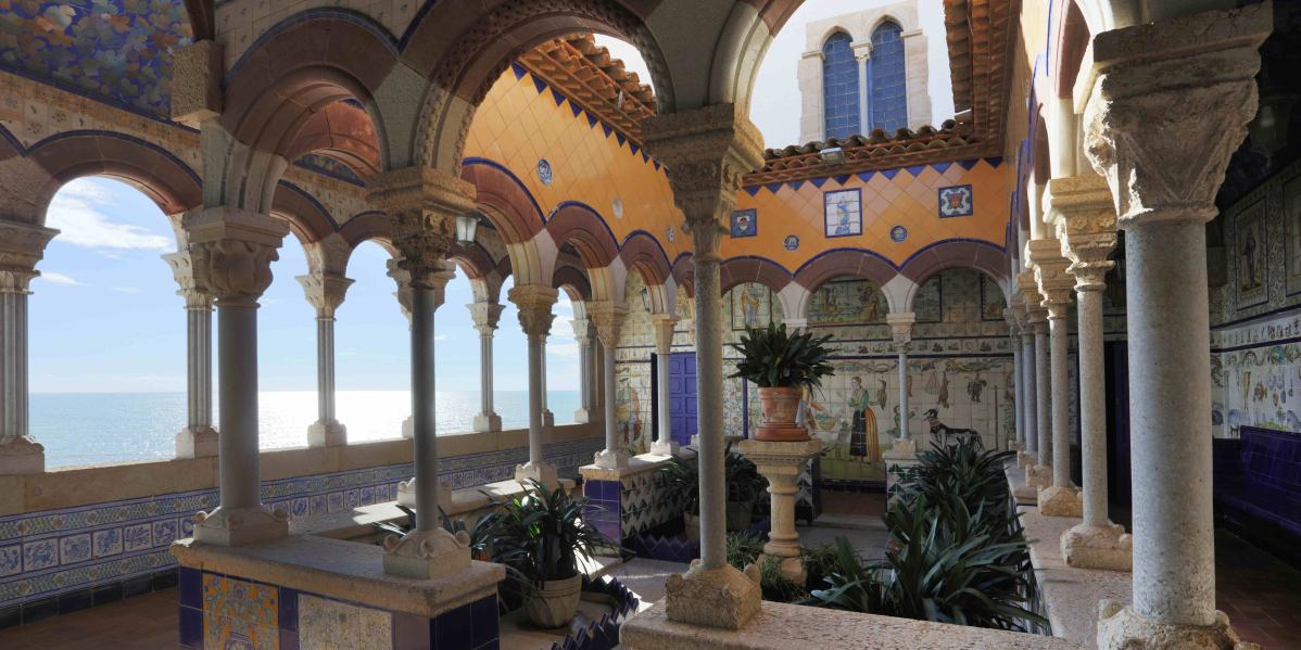 Visites guiades al Palau de Maricel · Sitgestiu 2025 Visites guiades al Palau de Maricel · Sitgestiu 2025